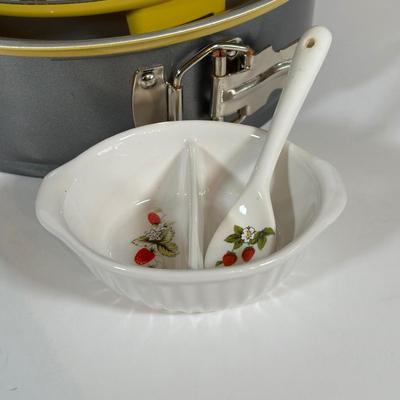 LOT 14D: Kitchen Appliances, Essentials & Decor - Electric Crepe Maker, Bundt Pan & More