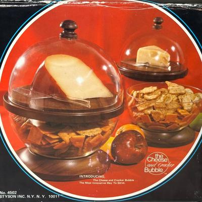 LOT 16D: Beautiful Kitchen Decor, The Cheese & Cracker Bubble & More!