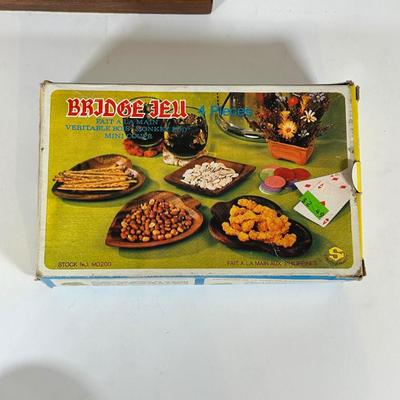 LOT 16D: Beautiful Kitchen Decor, The Cheese & Cracker Bubble & More!