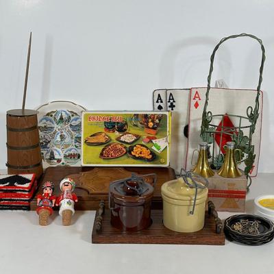 LOT 16D: Beautiful Kitchen Decor, The Cheese & Cracker Bubble & More!