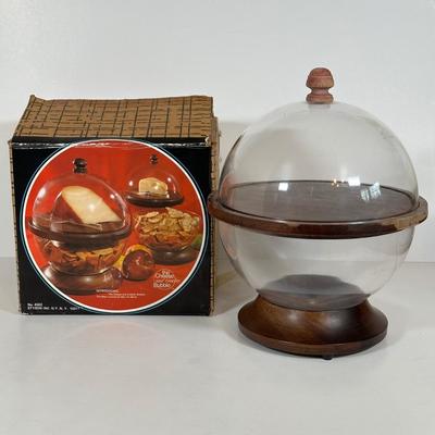 LOT 16D: Beautiful Kitchen Decor, The Cheese & Cracker Bubble & More!