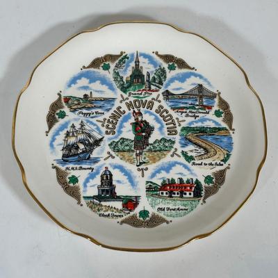 LOT 16D: Beautiful Kitchen Decor, The Cheese & Cracker Bubble & More!