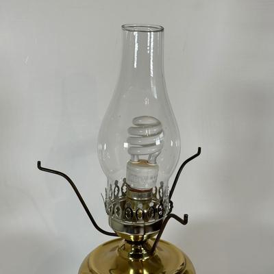 LOT 23D: Vintage Brass & Glass American Federal Eagle Table Lamp