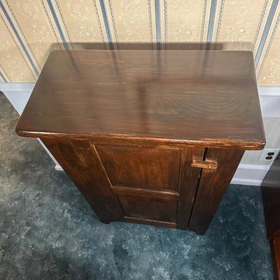 LOT 27L: Vintage Wooden Cabinet