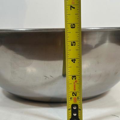LOT 33L: Vintage Jello Molds & More