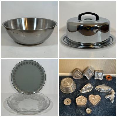 LOT 33L: Vintage Jello Molds & More