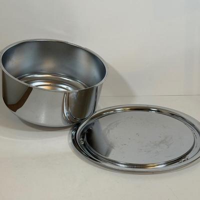 LOT 33L: Vintage Jello Molds & More