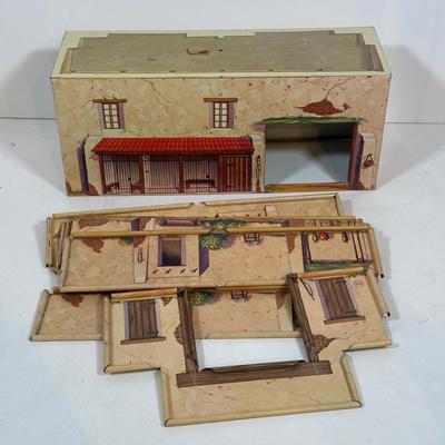 LOT 34L: Lionel Trains & Plasticville Accessories & More!
