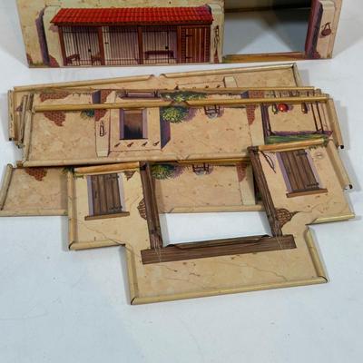 LOT 34L: Lionel Trains & Plasticville Accessories & More!
