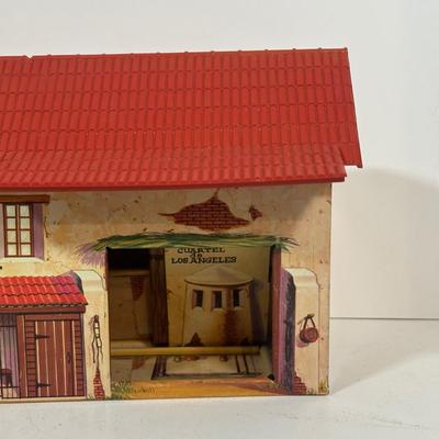 LOT 34L: Lionel Trains & Plasticville Accessories & More!