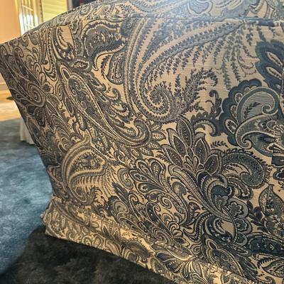 LOT 37L: Paisley Loveseat