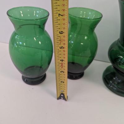 Vintage NAPCO 8" Green Vase #1172 Cleveland Ohio Ribbed Hive Shaped