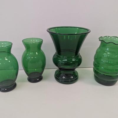 Vintage NAPCO 8" Green Vase #1172 Cleveland Ohio Ribbed Hive Shaped