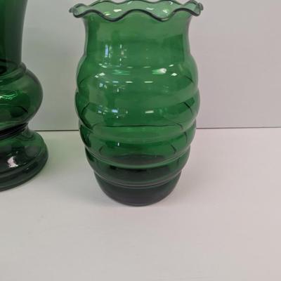 Vintage NAPCO 8" Green Vase #1172 Cleveland Ohio Ribbed Hive Shaped