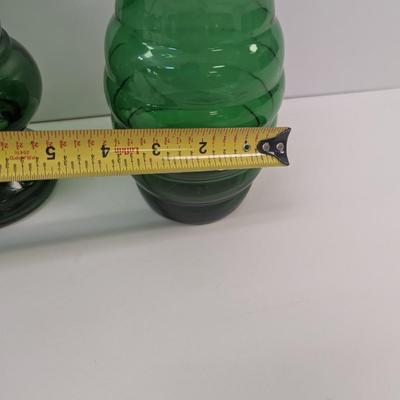 Vintage NAPCO 8" Green Vase #1172 Cleveland Ohio Ribbed Hive Shaped