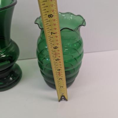 Vintage NAPCO 8" Green Vase #1172 Cleveland Ohio Ribbed Hive Shaped