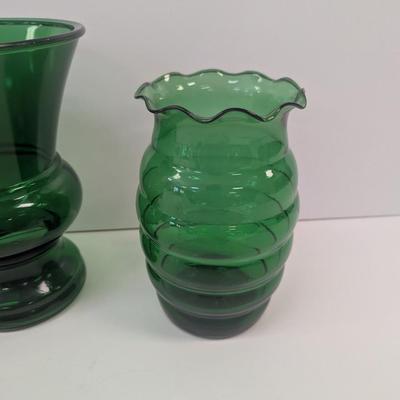 Vintage NAPCO 8" Green Vase #1172 Cleveland Ohio Ribbed Hive Shaped