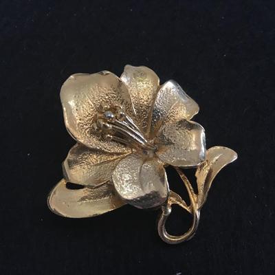 Vintage Gold Tone Brooch