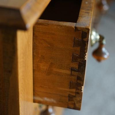 LATE 19TH CENTURY EASTLAKE STYLE MAPLE WASHSTAND RESTORED TO ORIGINAL FINISH