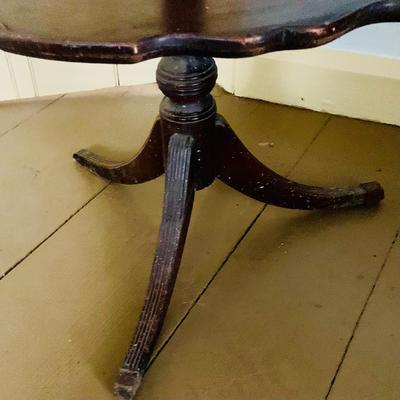 LOT 530: Vintage/Antique Two Tiered Pie Crust Wood Table
