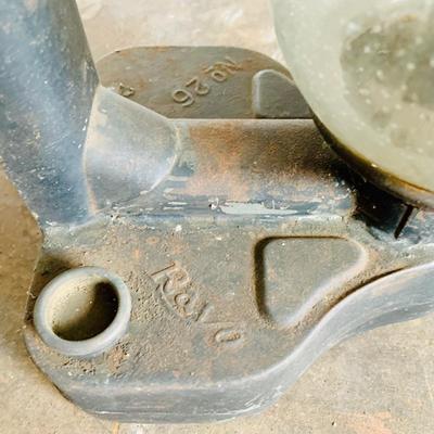 LOT533: Vintage Rayo Early 20th Century Oil Lantern