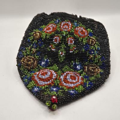 LOT 541: Small Formal Beaded Handbags