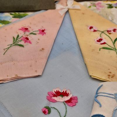 LOT 542: Antique Perfume Bottles, Talc Bottles, Ladies Handkerchiefs, Makeup , Greeting Cards, Face Cream, Face Fan, & Small Bud Vase