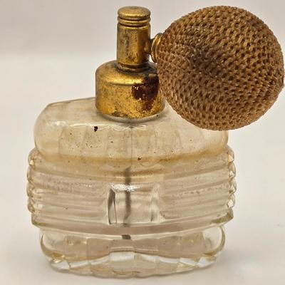 LOT 542: Antique Perfume Bottles, Talc Bottles, Ladies Handkerchiefs, Makeup , Greeting Cards, Face Cream, Face Fan, & Small Bud Vase