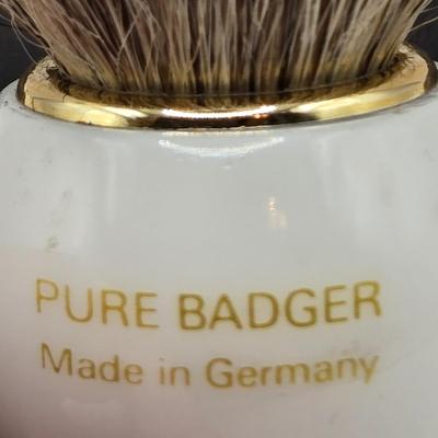 LOT 544: Antique Men's Brushes, Combs. Shoe Horn, Travel Toothbrush, Early American Old Spice Box, & Shaving Cream Brush