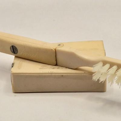 LOT 544: Antique Men's Brushes, Combs. Shoe Horn, Travel Toothbrush, Early American Old Spice Box, & Shaving Cream Brush