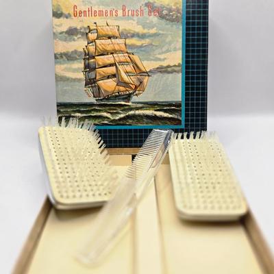 LOT 544: Antique Men's Brushes, Combs. Shoe Horn, Travel Toothbrush, Early American Old Spice Box, & Shaving Cream Brush