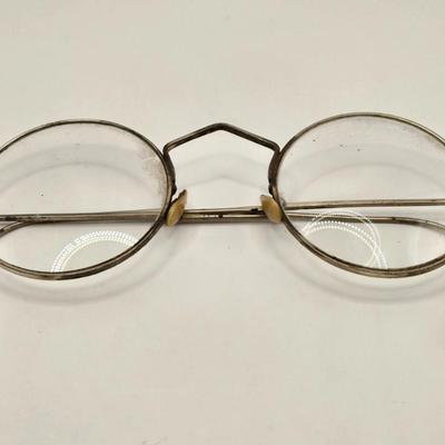 LOT 545: Antique Rimless Eyeglasses, Pince-Nez, & Cases