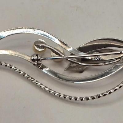LOT 548: Art Deco Silver Toned & Black Enamel Bar Brooch, Silver Toned & Pearl Like Brooch, & Small Lapel Pin Box