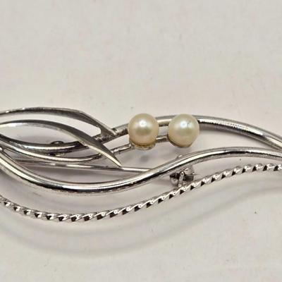LOT 548: Art Deco Silver Toned & Black Enamel Bar Brooch, Silver Toned & Pearl Like Brooch, & Small Lapel Pin Box