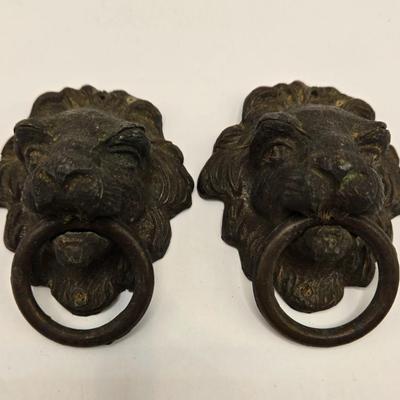 LOT 549: Antique Keys, Combo Lock, Door Knob, & Drawer Pulls