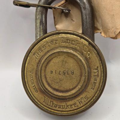 LOT 549: Antique Keys, Combo Lock, Door Knob, & Drawer Pulls