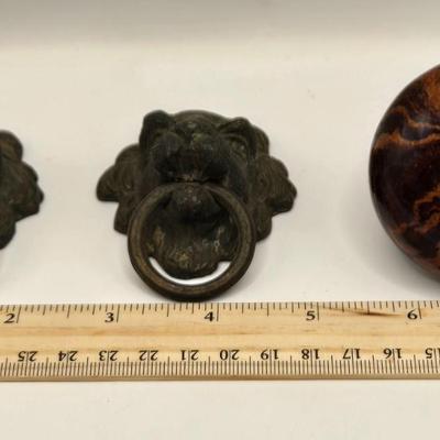 LOT 549: Antique Keys, Combo Lock, Door Knob, & Drawer Pulls