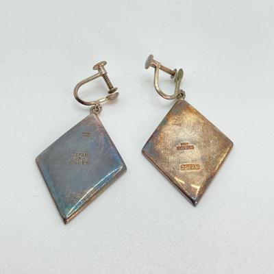 LOT 559: Vintage Sterling Silver Screw Back Earring Collection