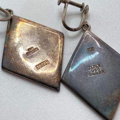 LOT 559: Vintage Sterling Silver Screw Back Earring Collection