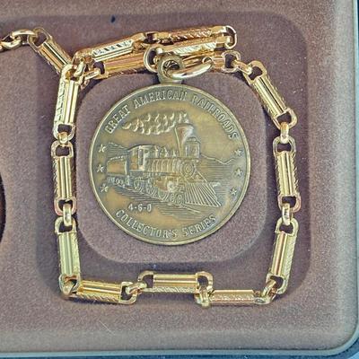 LOT 564: Vintage Great American Railroads Collector's Pocket Watch Set (Chessie System )in Original Display Box