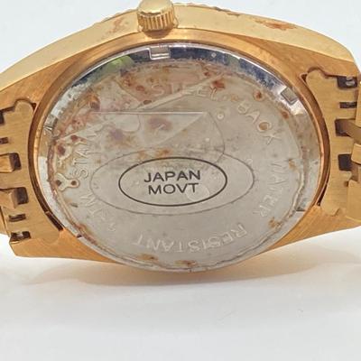 LOT 565: Pair of Vintage Conrail Calendar Watches - Helbros and More
