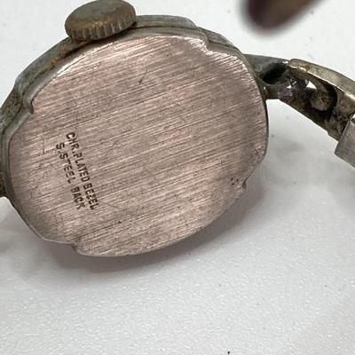 LOT 569: Vintage Timex Watch Collection