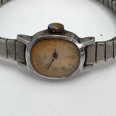 LOT 569: Vintage Timex Watch Collection