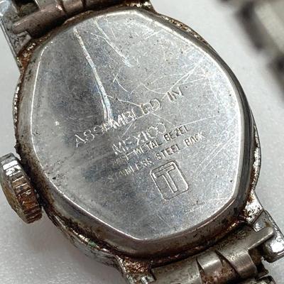LOT 569: Vintage Timex Watch Collection