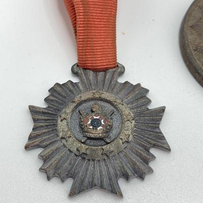 LOT 570: Antique Medals - St. John's 19 Castle, DeMolay Knight's and New Jersey State Grange