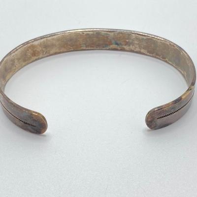 LOT 573: Artisan Crafted Unmarked Silver Jewelry