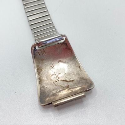 LOT 573: Artisan Crafted Unmarked Silver Jewelry