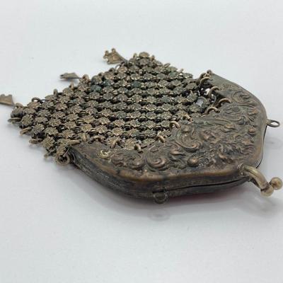 LOT 575: Antique / Vintage Mesh Coin Purse