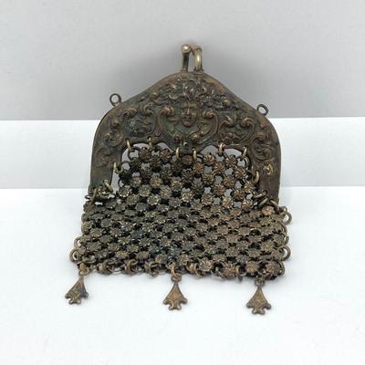 LOT 575: Antique / Vintage Mesh Coin Purse