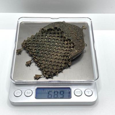 LOT 575: Antique / Vintage Mesh Coin Purse